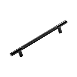 Czarny uchwyt meblowy ryflowany SCHAFFNER INDUSTRIAL 128 mm UREINBL128