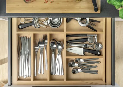 Organizacja szuflad kuchennych - wszystko ma swoje miejsce